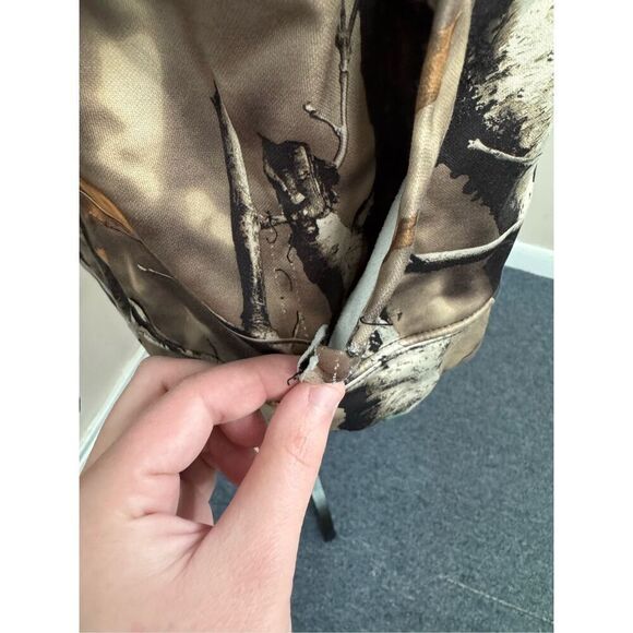 Legendary Whitetails Camo 1/4 Zip Hoodie Size Medium - Picture 4 of 9